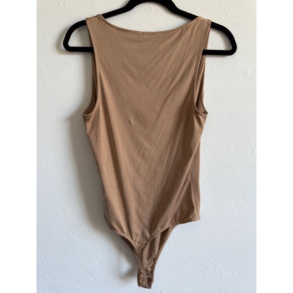 Express Body Contour Medium Bodysuit 76 - Picture 3 of 8